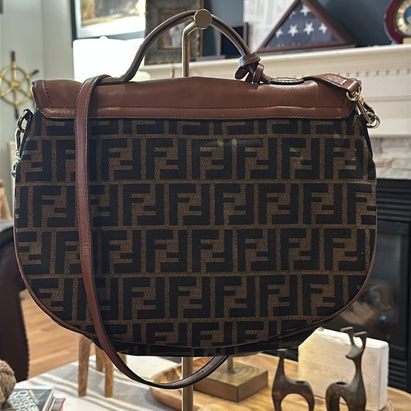π₯ Authentic Fendi FF Tobacco Messenger Bag in Zucca Canvas Cognac Leather π₯ - Picture 3 of 16